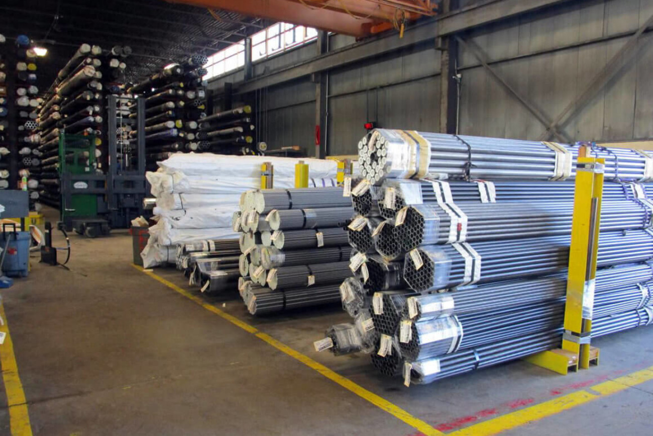 J525 Welded Hydraulic Tubing In Warehouse